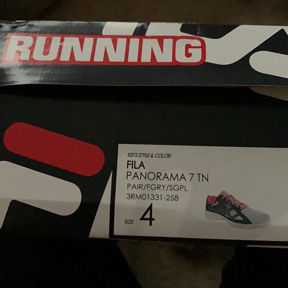Fila 🌟Host Pick🌟 NWT size 4 youth running- pink/gray - Picture 6 of 6